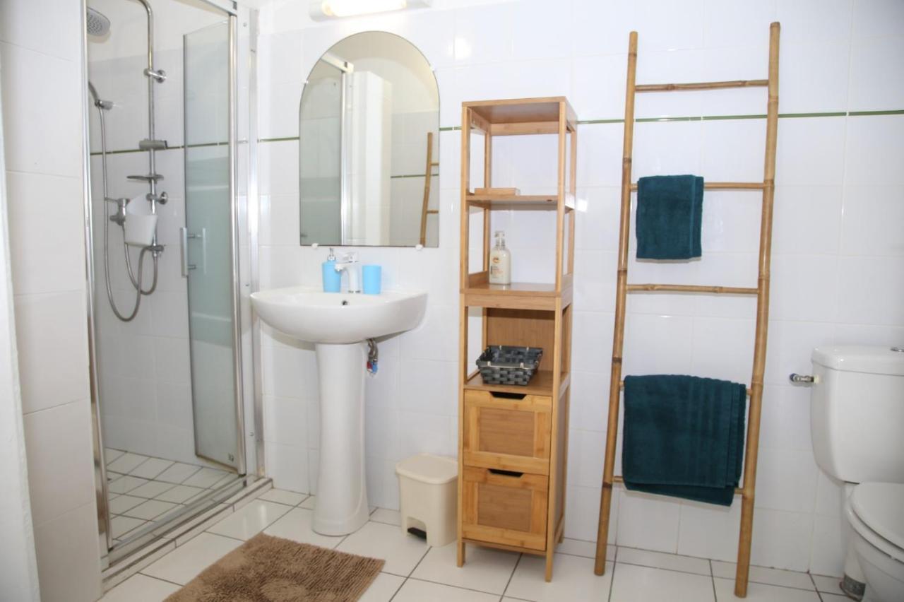 L Orchidee Bleue, Bas De Villa, Vue Mer, Piscine Privee Sainte-Anne  Dış mekan fotoğraf
